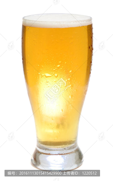 啤酒在玻璃杯里