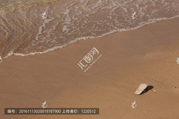 廢棄的沙灘上的觸發(fā)器