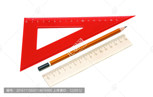 白色背景上的鉛筆和尺子