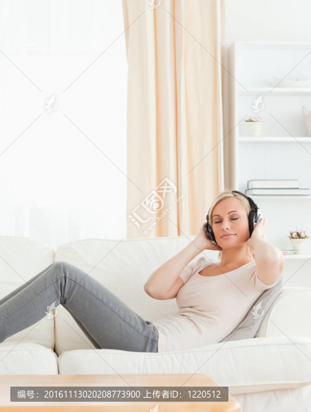 喜歡聽音樂的女人