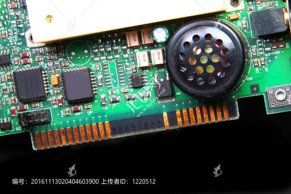 具有芯片的電子電路板和焊料組件