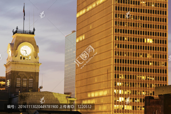 在路易斯維爾歷史悠久的市政廳