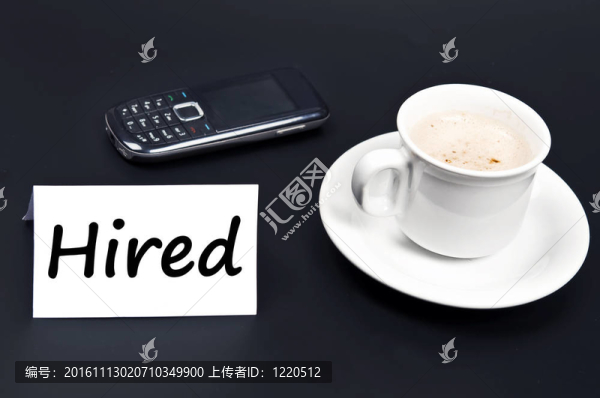 雇在桌子上的咖啡