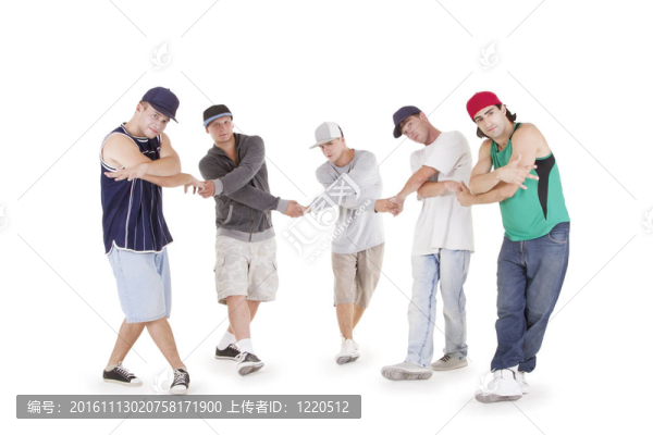一群青少年冒充白人