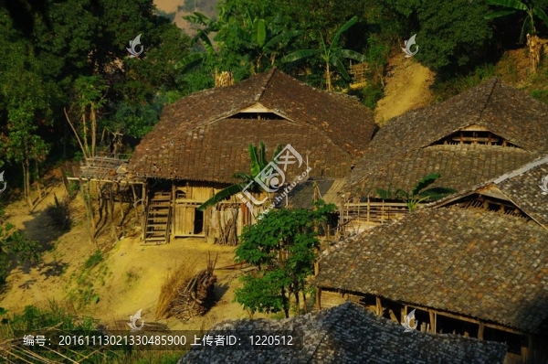 洛洛族村