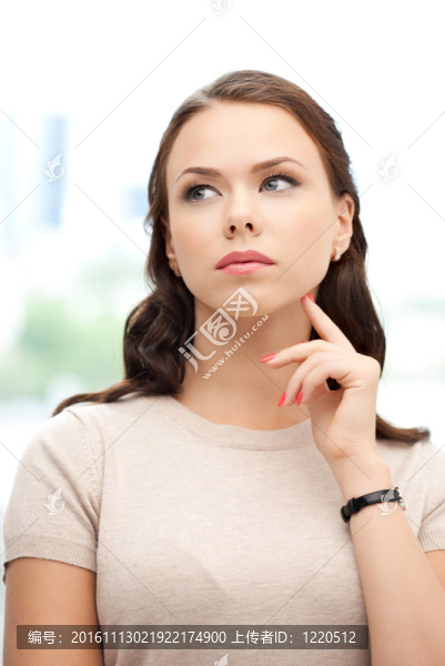 冷靜嚴肅的女人