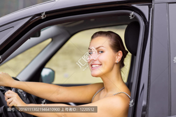 美麗的女孩畫(huà)像HerVehicle