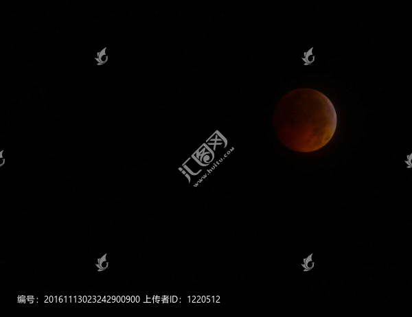 格洛斯特-十二月；21：一個(gè)歷史的月食恰逢冬至在12月21日夜晚的天空云彩；2010格洛斯特Virg