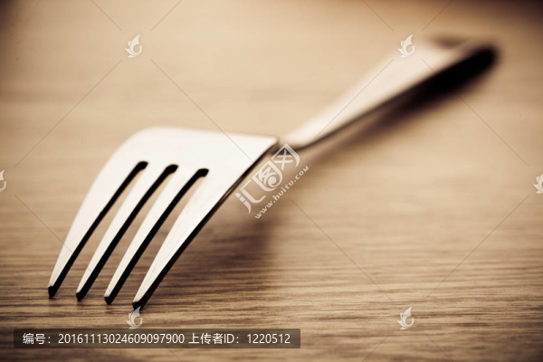 叉子和勺子