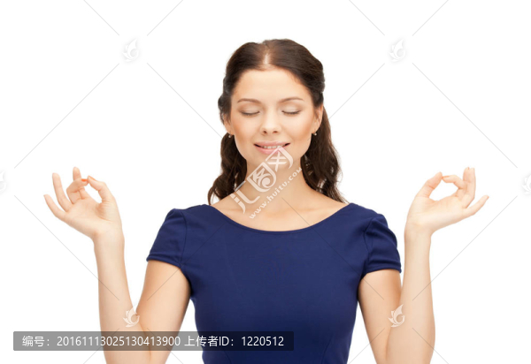 女人在冥想