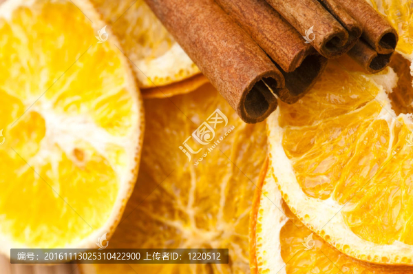 橙色和肉桂枝-圣誕裝飾