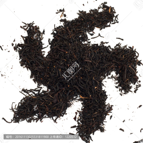 白色背景上的紅茶