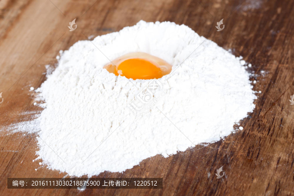 面粉碎雞蛋