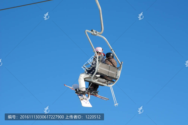 滑雪纜車(chē)
