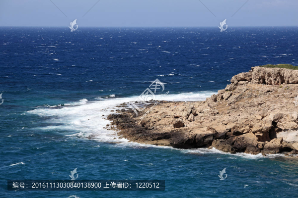 地中海附近的巖石普拉卡；克里特島；希臘
