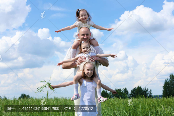 夏季兒童戶外活動(dòng)