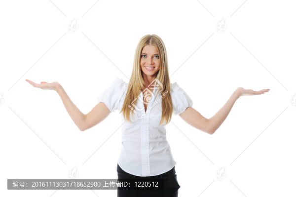 女人看著她張開的手掌。