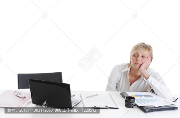 辦公室里哭泣的女孩。