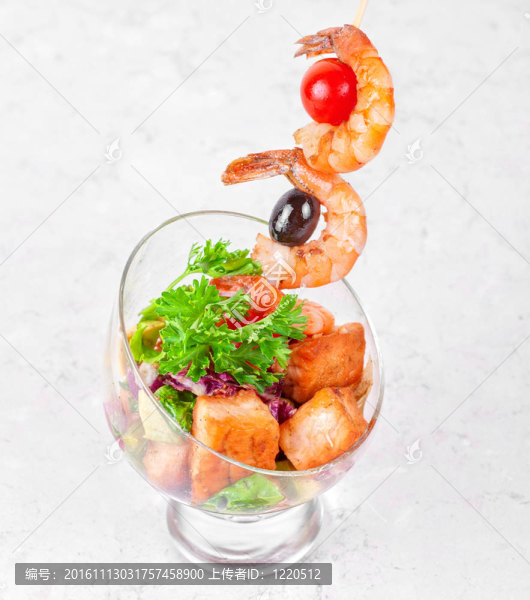 油炸蝦和魚串