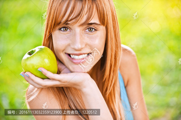年輕女性與蘋果的肖像