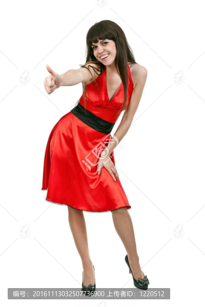 穿紅衣服的黑發(fā)女孩表現(xiàn)好