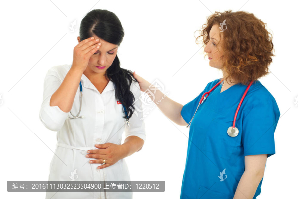醫(yī)生安慰生病的同事
