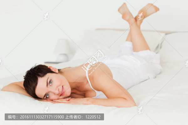 年輕女子冒充