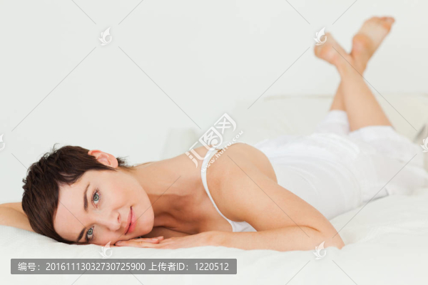 寧靜的女子冒充