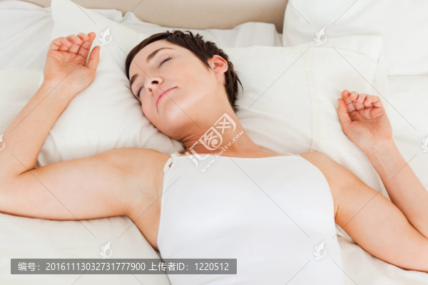 寧?kù)o的女人睡覺(jué)