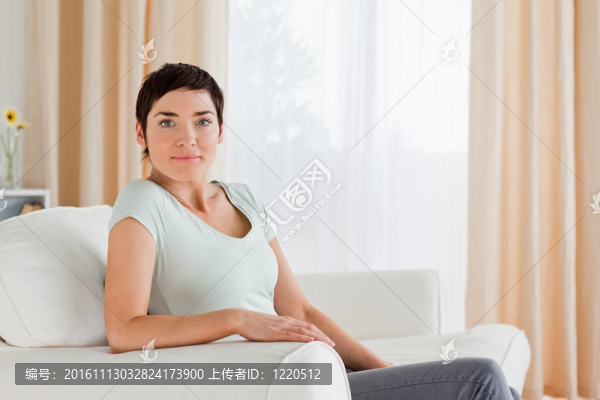 黑色短發(fā)的姿勢