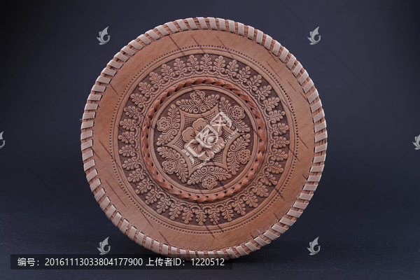 有圖案的棺材