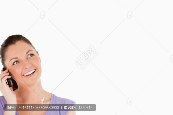 魅力女子站在手機上