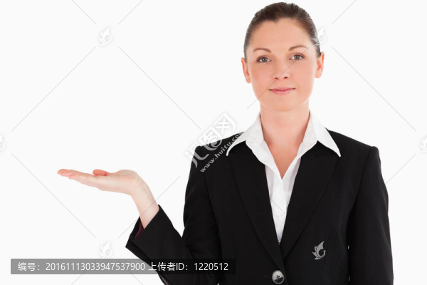 可愛的女人穿著一個副本空間，而站