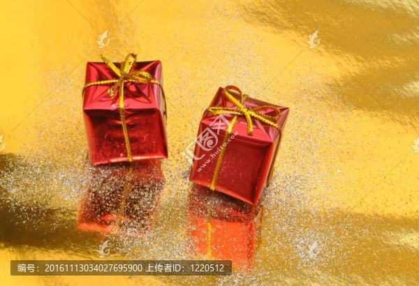 兩個(gè)圣誕禮品盒