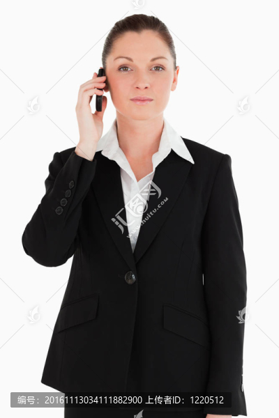 穿西裝打電話的漂亮女人