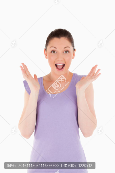 熱情的女性擺著姿勢(shì)站著-匯圖網(wǎng) www.fosd68.com 熱情的女性擺著姿勢(shì)站著