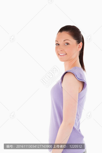漂亮的女性姿勢(shì)站立時(shí)