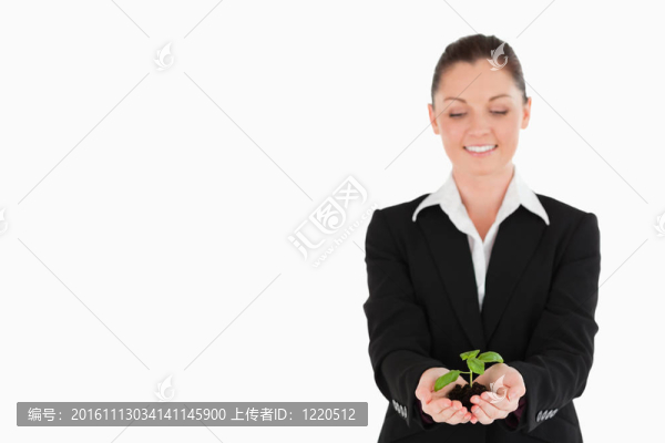 漂亮女人裝著小廠