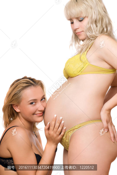 孕婦與漂亮女友。分離