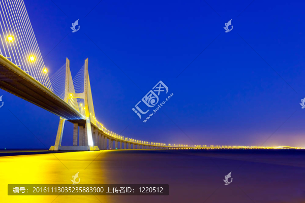 達(dá)伽馬大橋。