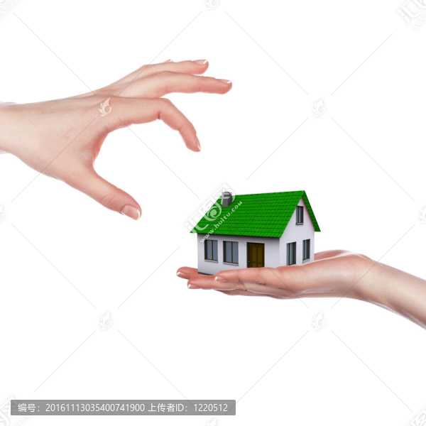 手中握著的房子