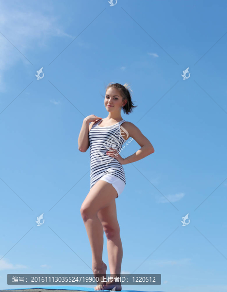 一個年輕女子做運動的畫像