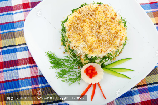 盤子里的美味沙拉