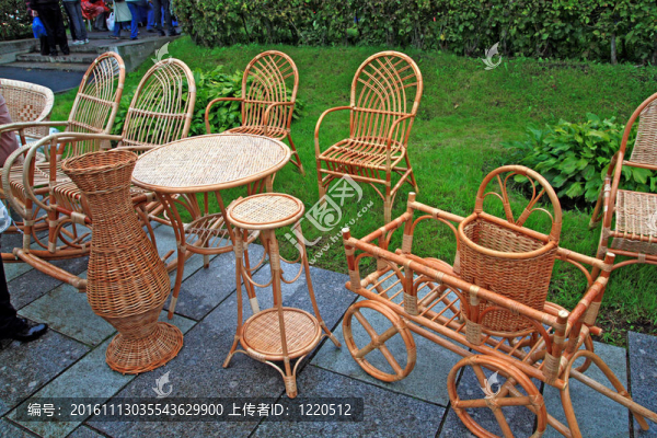 農(nóng)村市場(chǎng)上的編織家具