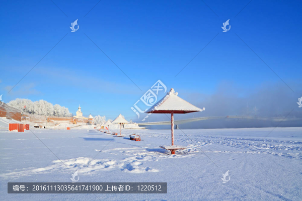 雪中的小鎮(zhèn)海灘
