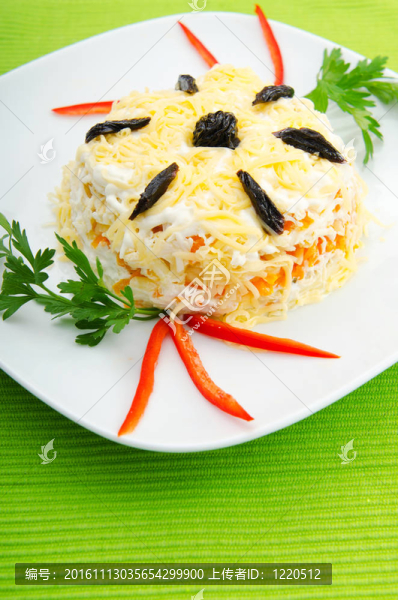 盤子里的美味沙拉