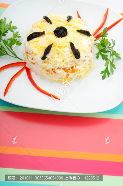 盤子里的美味沙拉