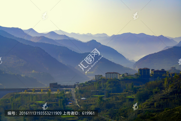 水墨山川