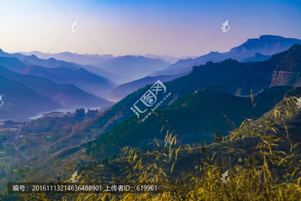 水墨山川