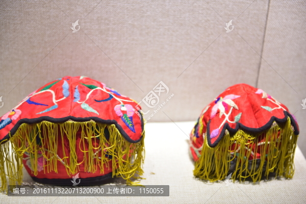 土家族繡花虎頭鞋
